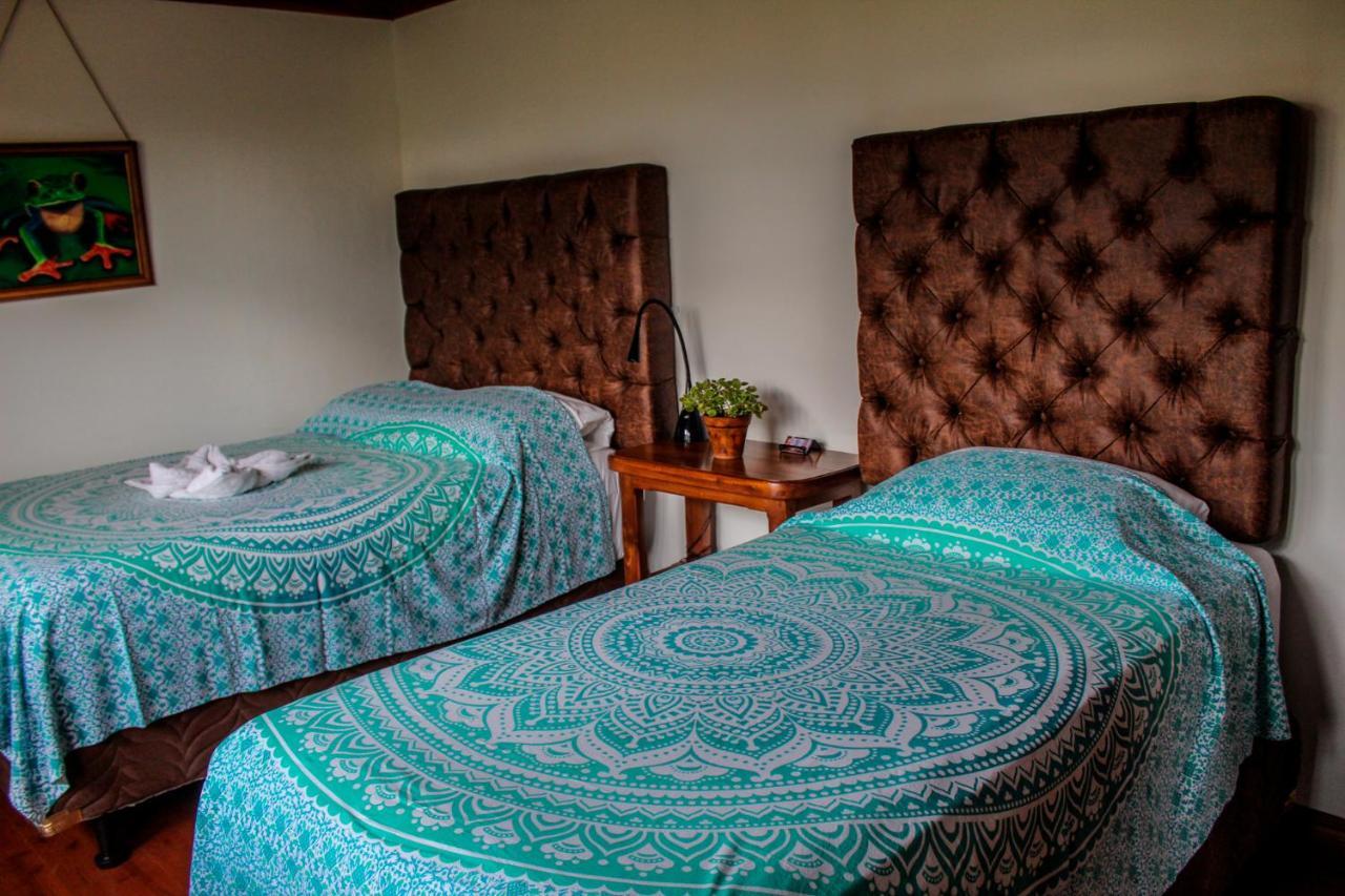 Luna Inn B&B Ciudad Cariari Buitenkant foto