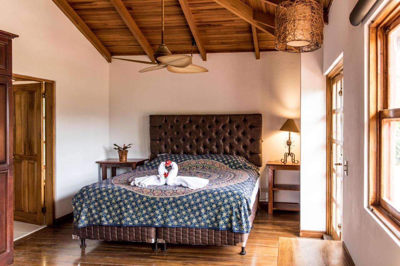 Luna Inn B&B Ciudad Cariari Buitenkant foto