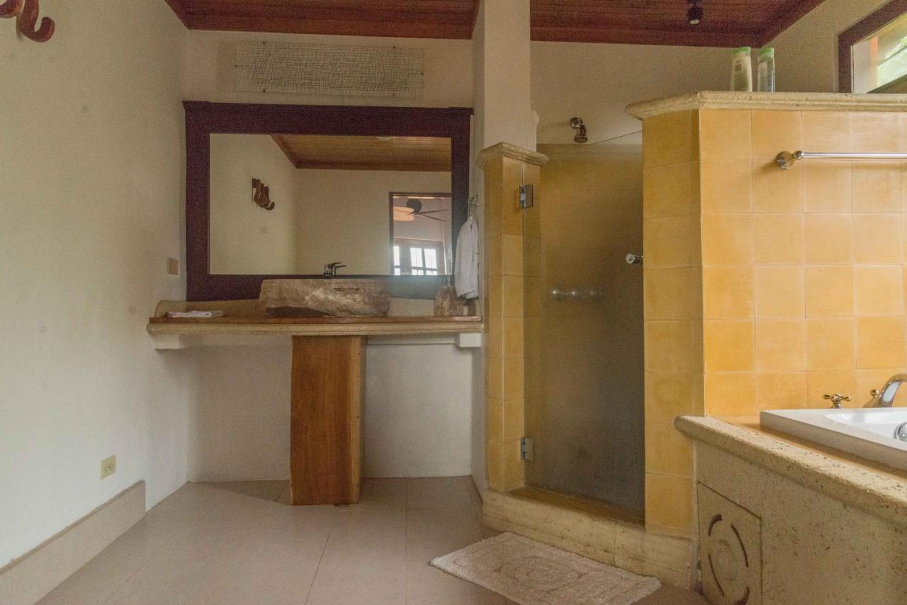 Luna Inn B&B Ciudad Cariari Buitenkant foto
