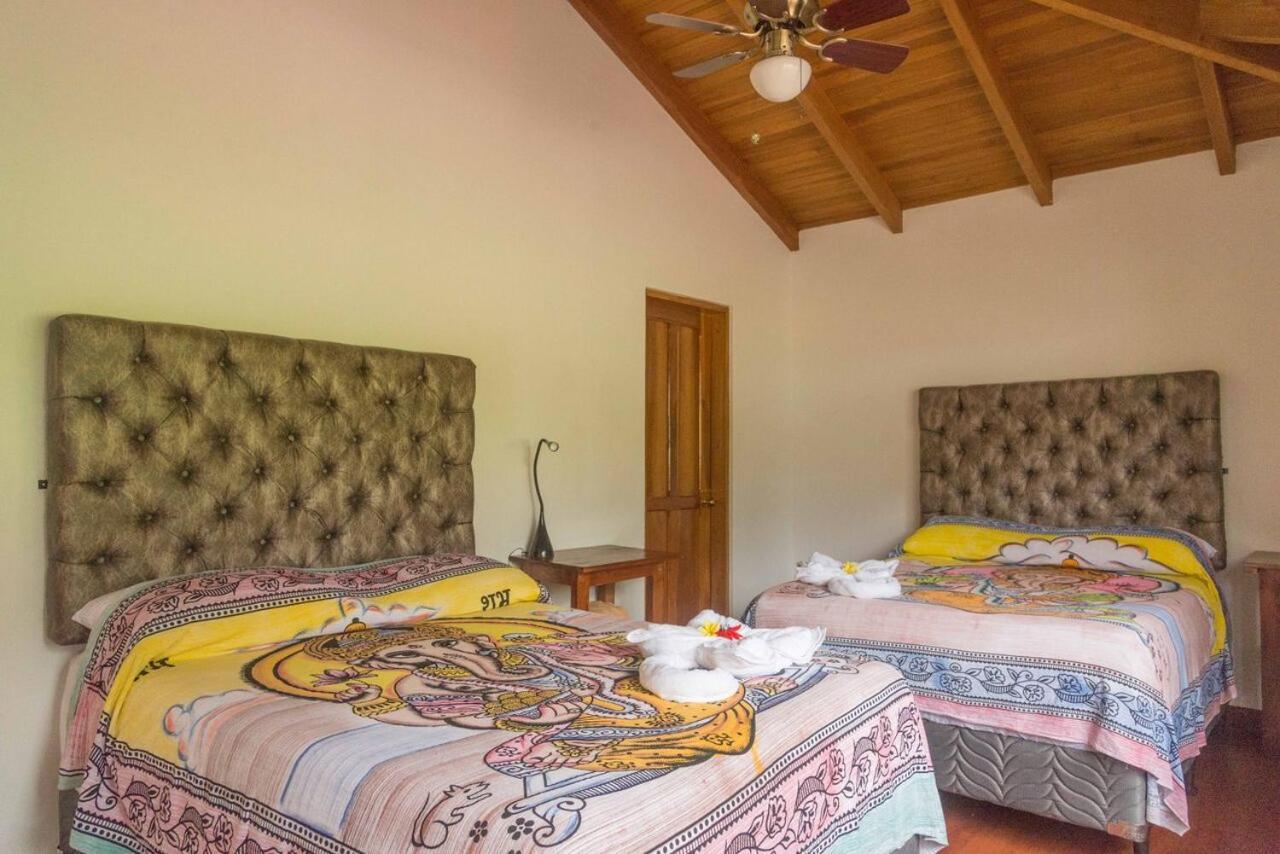 Luna Inn B&B Ciudad Cariari Buitenkant foto
