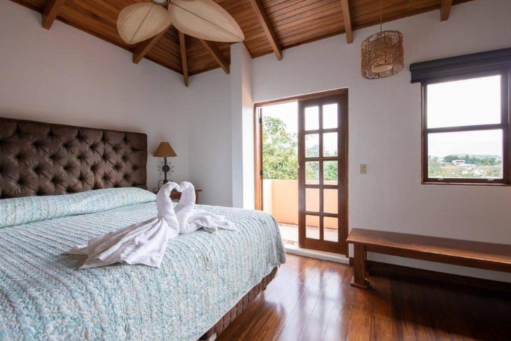 Luna Inn B&B Ciudad Cariari Buitenkant foto