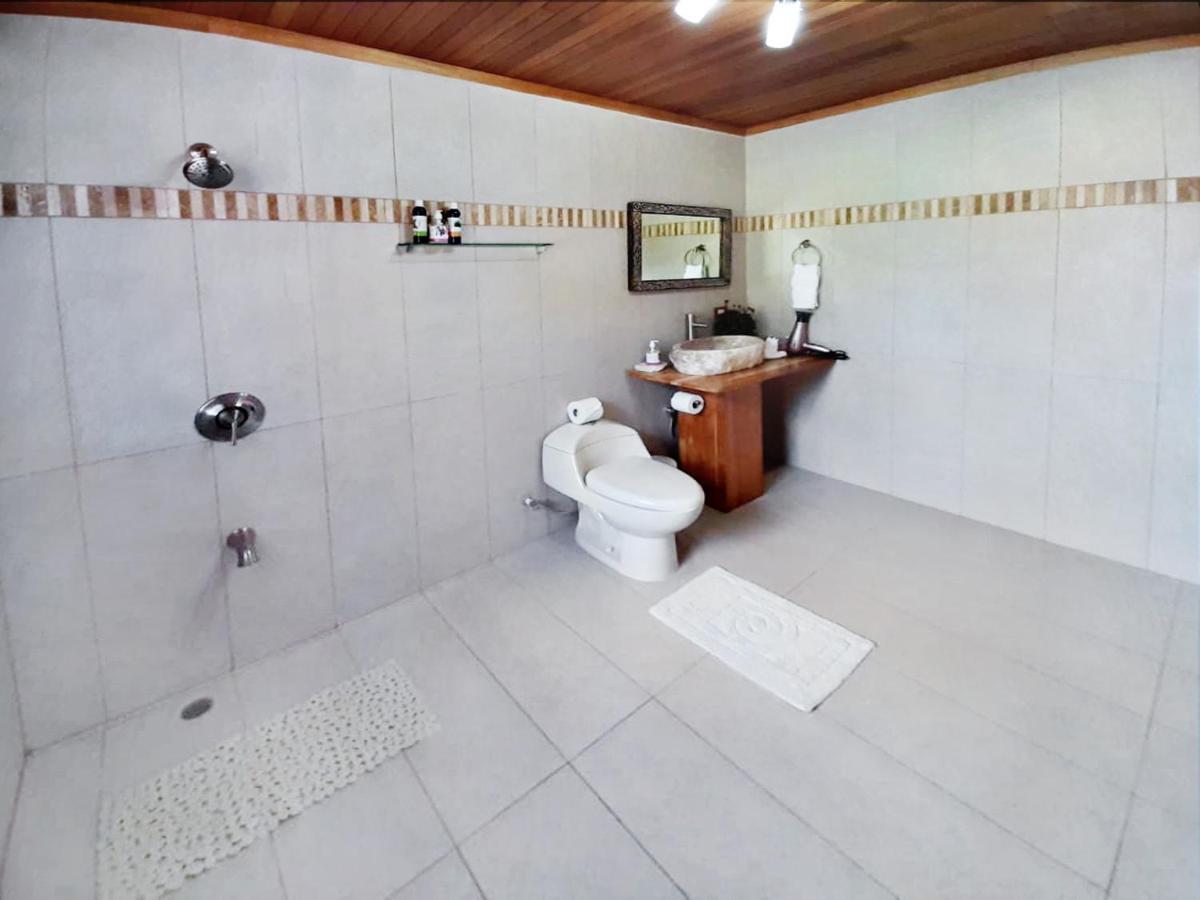 Luna Inn B&B Ciudad Cariari Buitenkant foto